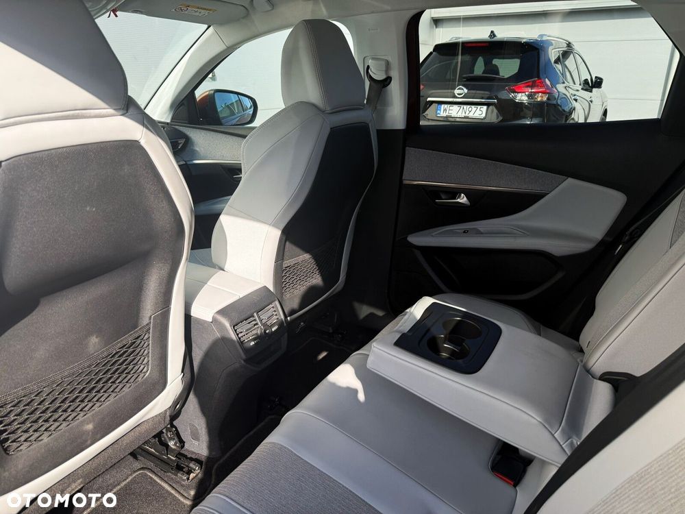 Peugeot 3008 1.2 PureTech Allure S&S EAT8 - 24