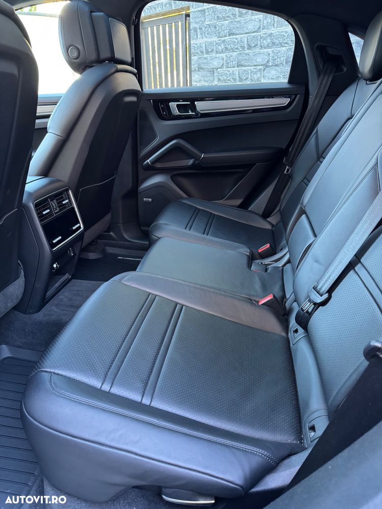 Porsche Cayenne Coupe Standard - 13