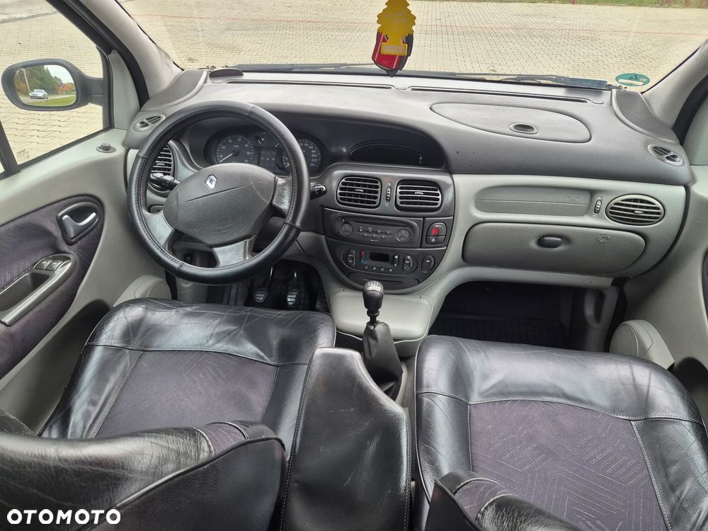 Renault Scenic - 8