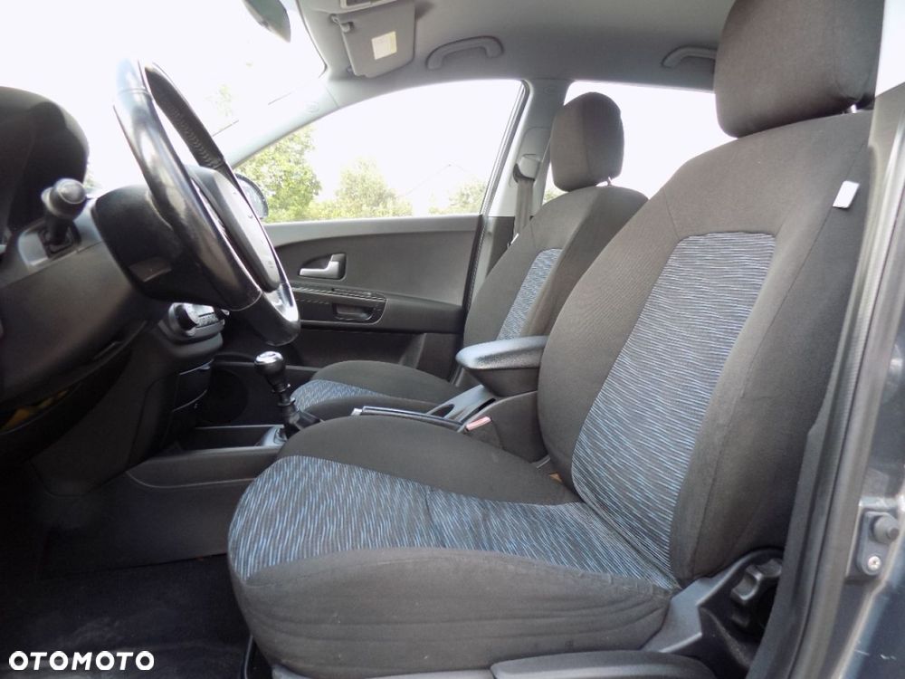 Kia Ceed - 7