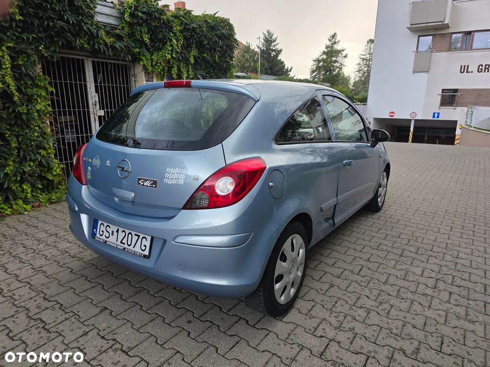 Opel Corsa 1.2 16V Essentia - 4