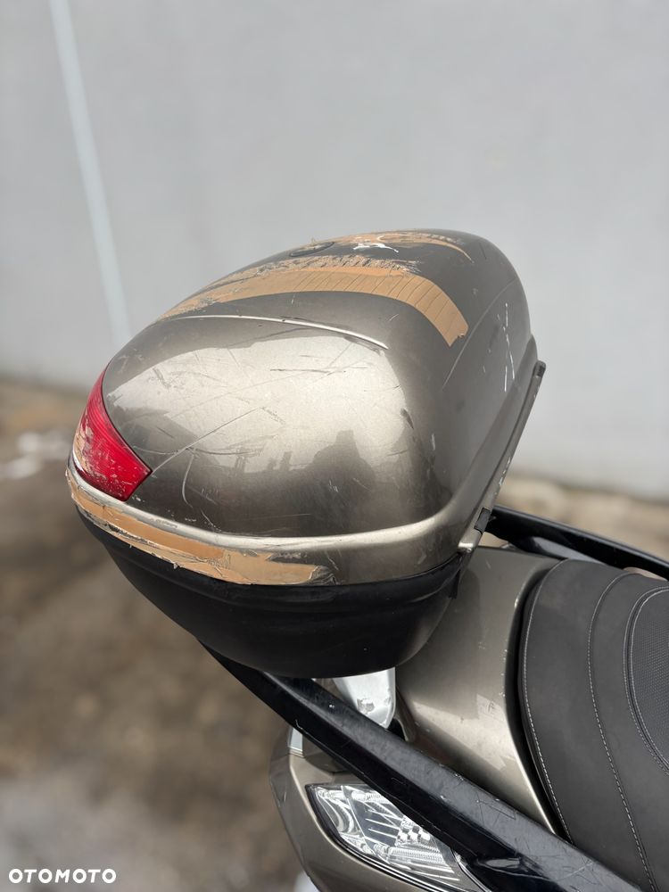 Peugeot Satelis - 13