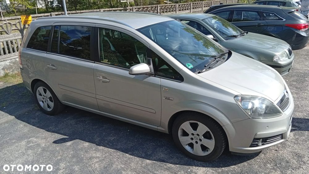 Opel Zafira 1.8 Cosmo EasyTronic - 1