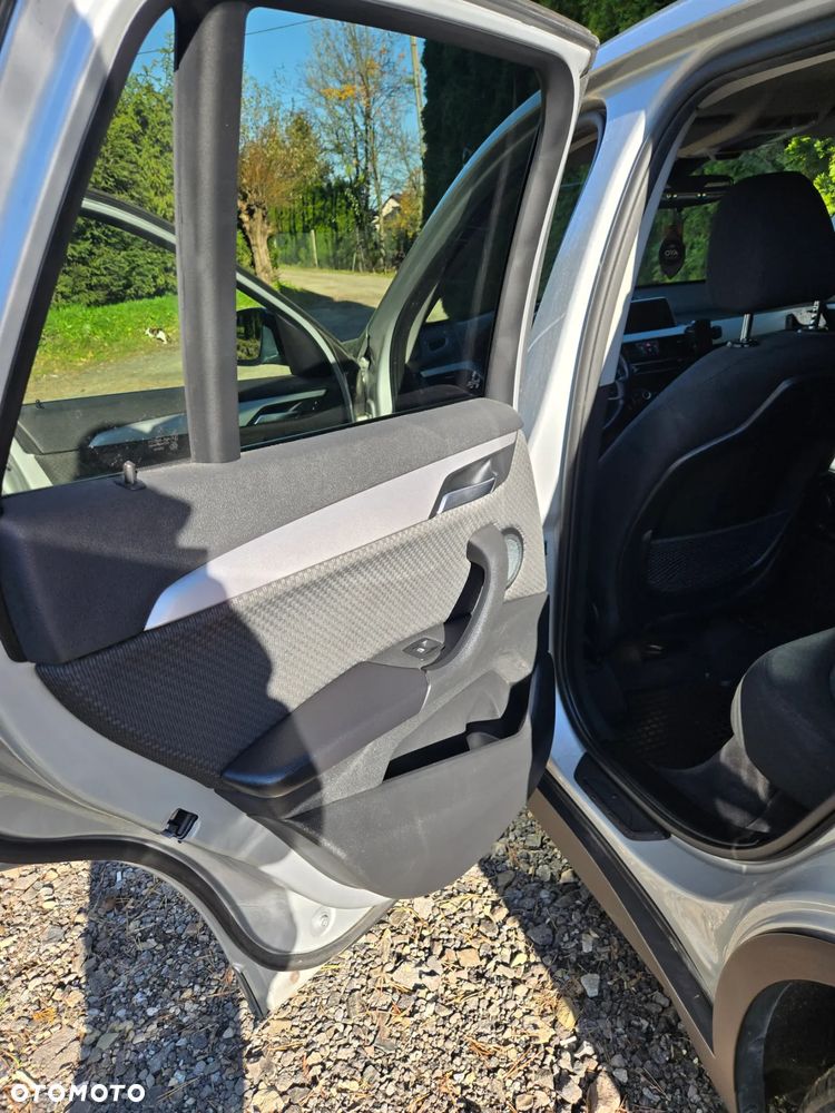 BMW X1 sDrive16d - 11