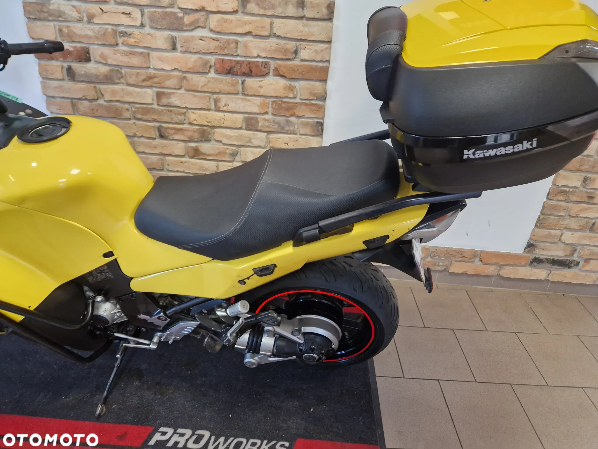 Kawasaki GTR - 13