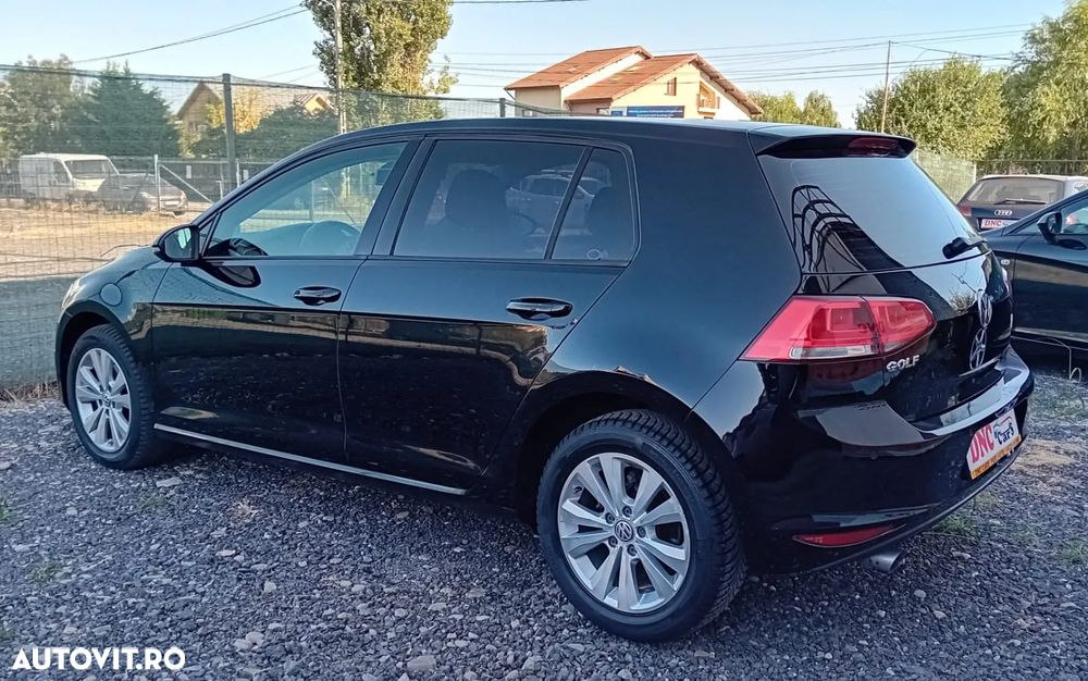 Volkswagen Golf 1.6 TDI DPF BlueMotion Technology Highline - 13