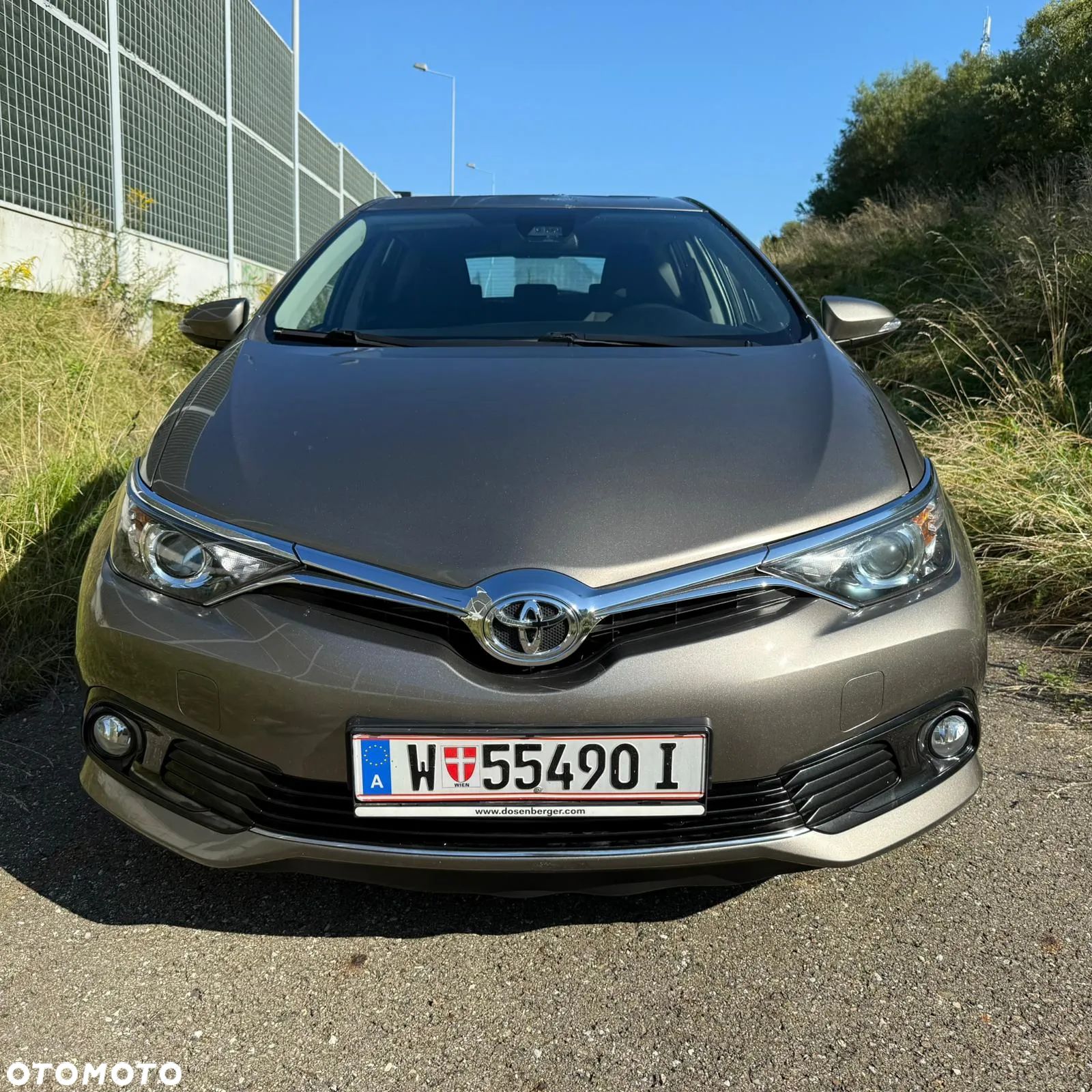 Toyota Auris 1.2 T Prestige - 1