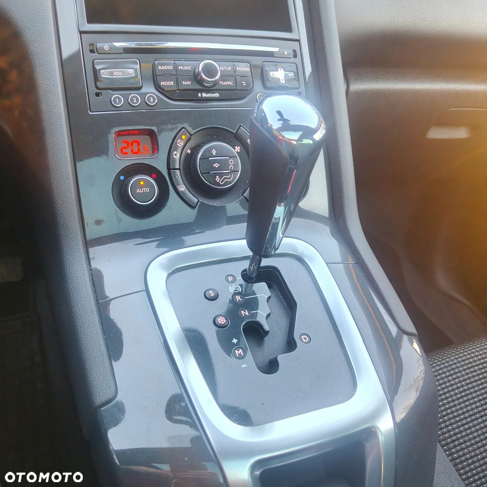 Peugeot 5008 BlueHDI 120 EAT6 Stop & Start Allure - 19