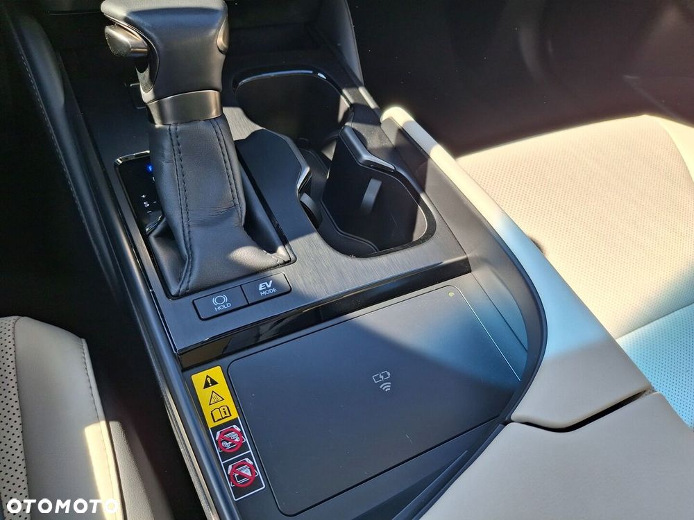 Lexus ES - 24