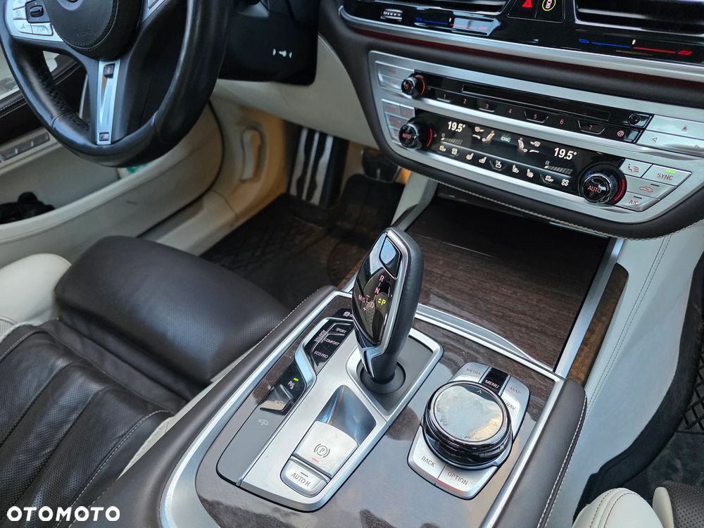BMW Seria 7 740d xDrive - 11