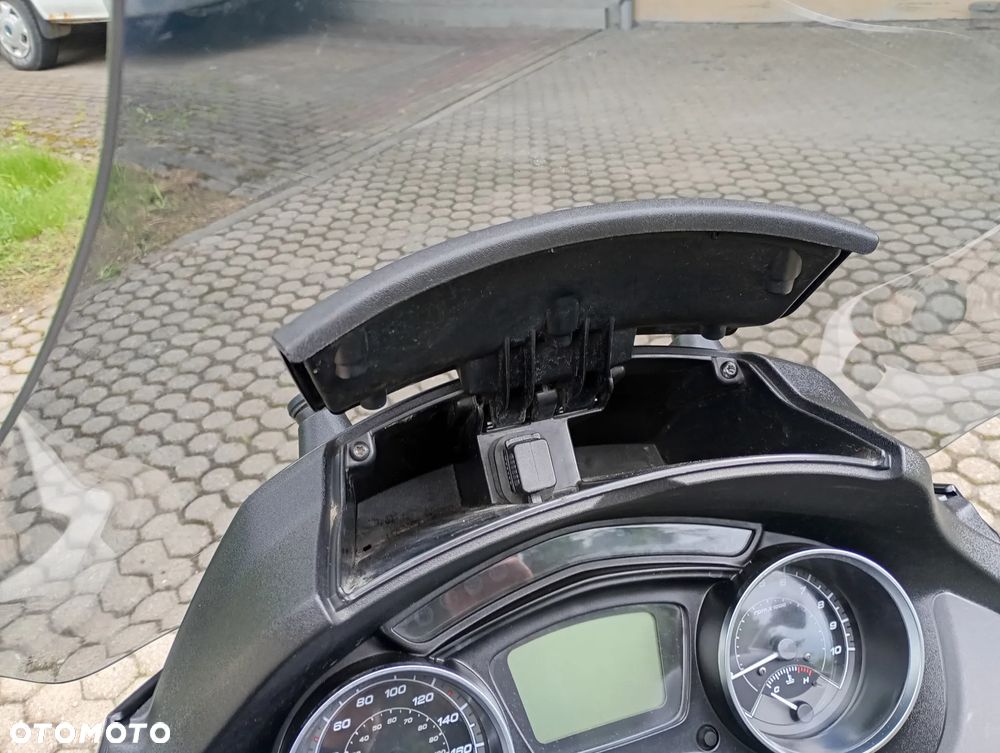 Piaggio MP-3 - 20