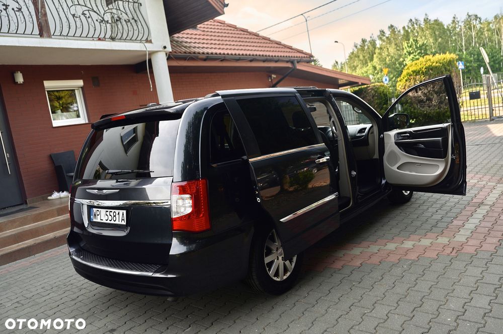 Chrysler Town & Country 3.6 Limited - 20