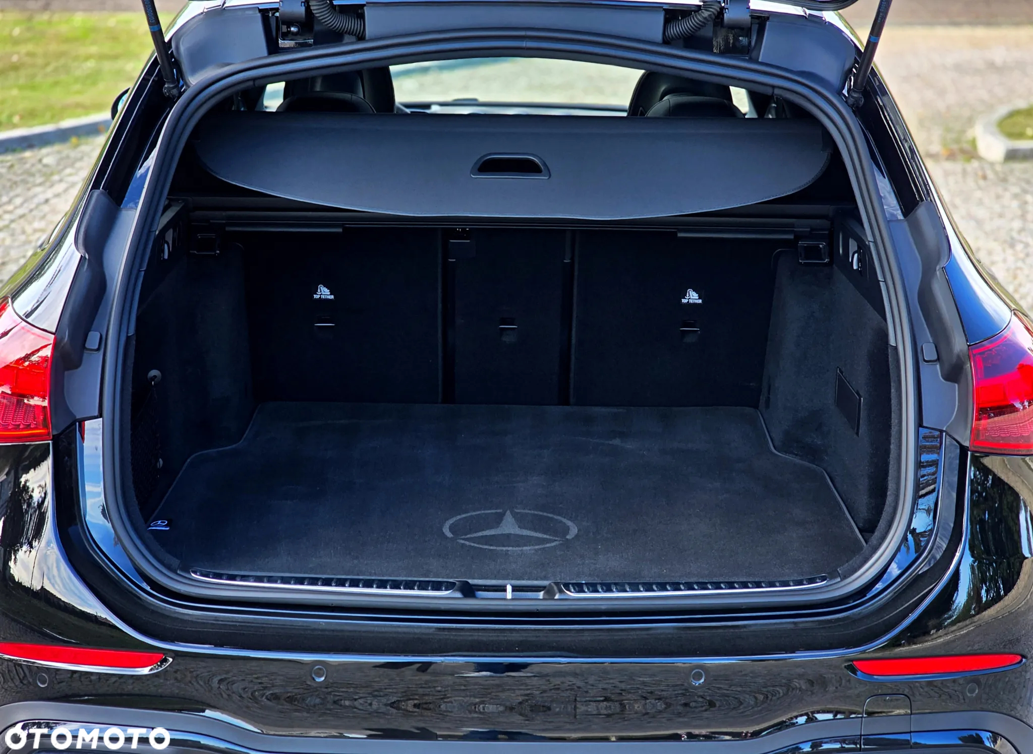 Mercedes-Benz Klasa C 220 d 4Matic T 9G-TRONIC AMG Line - 26