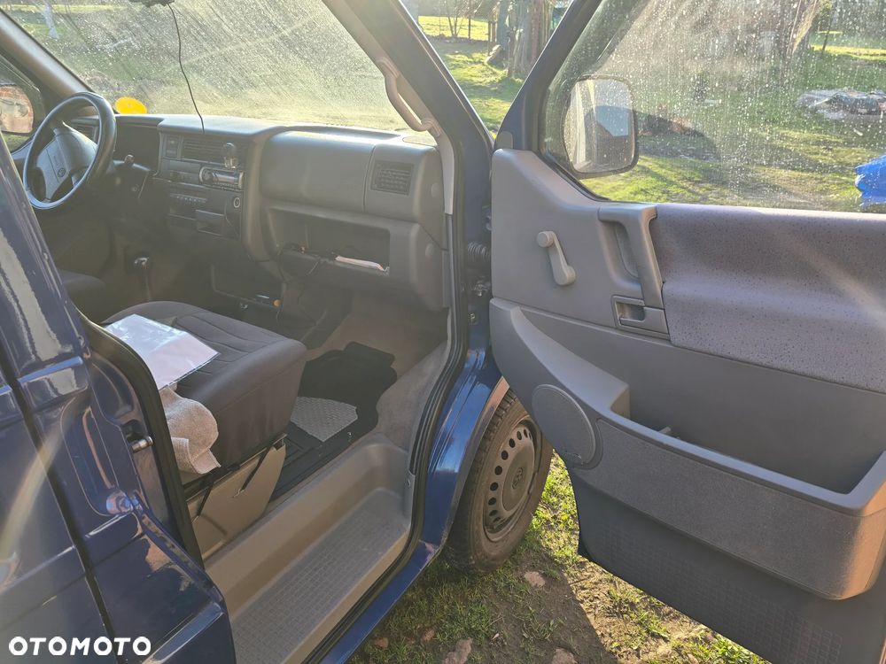 Volkswagen Caravelle Basis / CL - 12