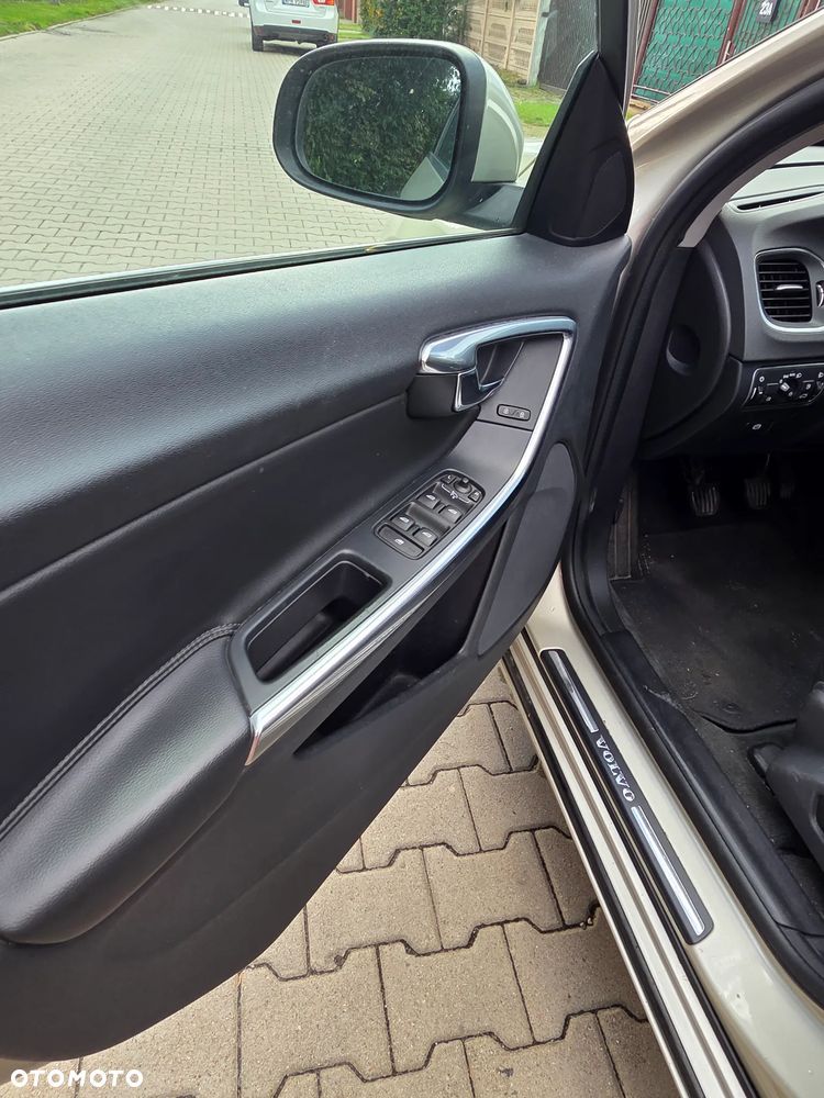 Volvo V60 D2 Drive-E Summum - 17