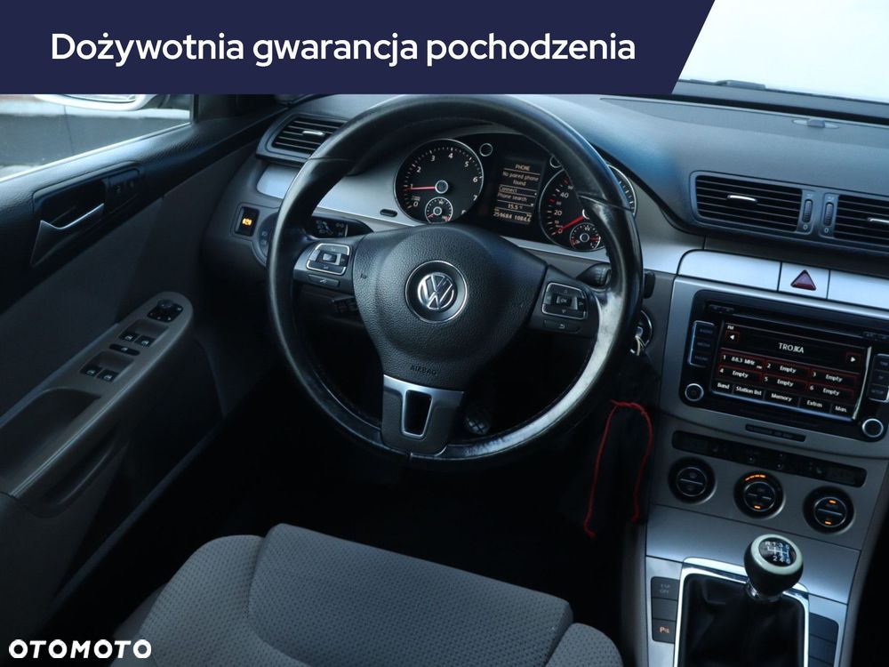 Volkswagen Passat - 9