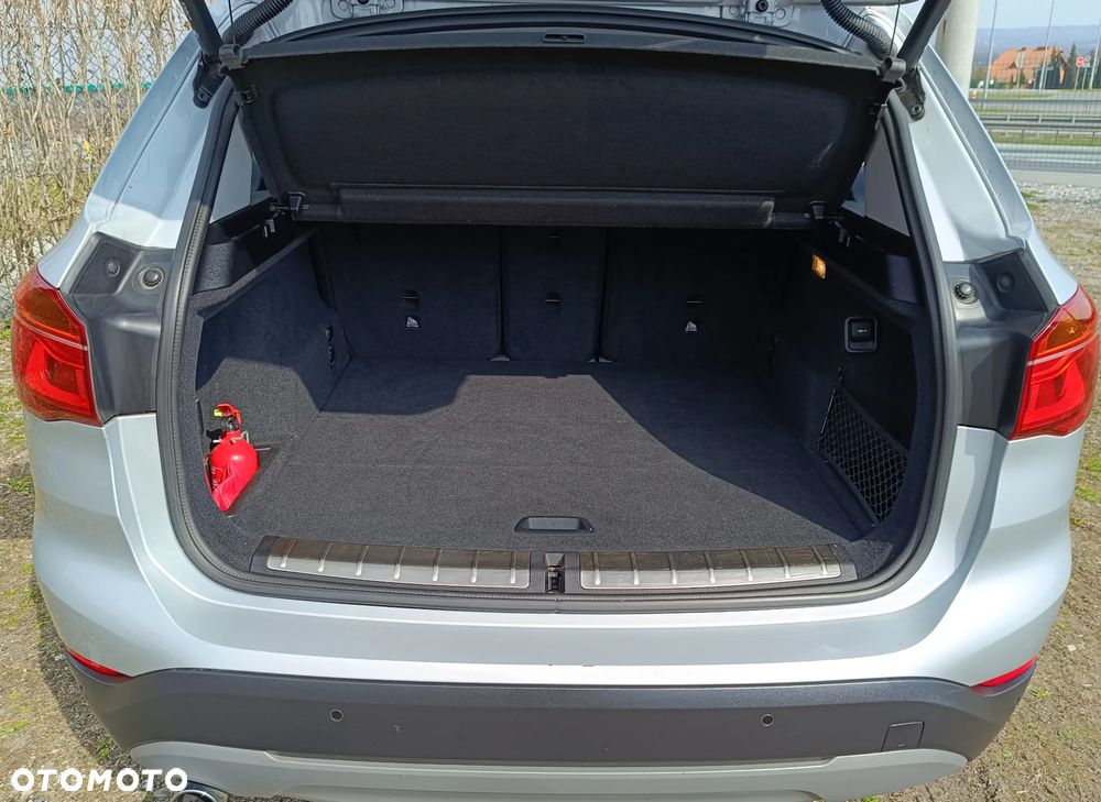 BMW X1 sDrive16d - 11