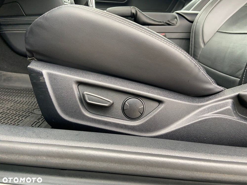 Ford Mustang 5.0 V8 GT - 29