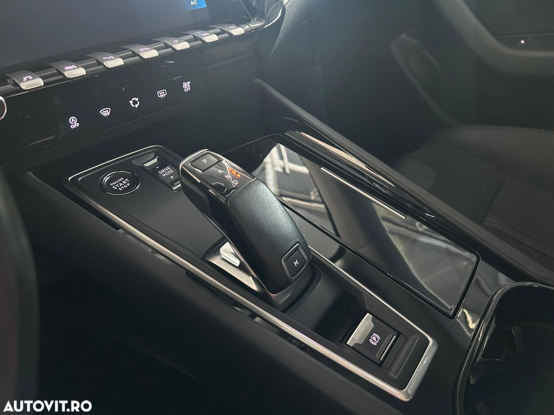 Peugeot 508 1.2L PureTech 130 S&S EAT8 Allure - 21