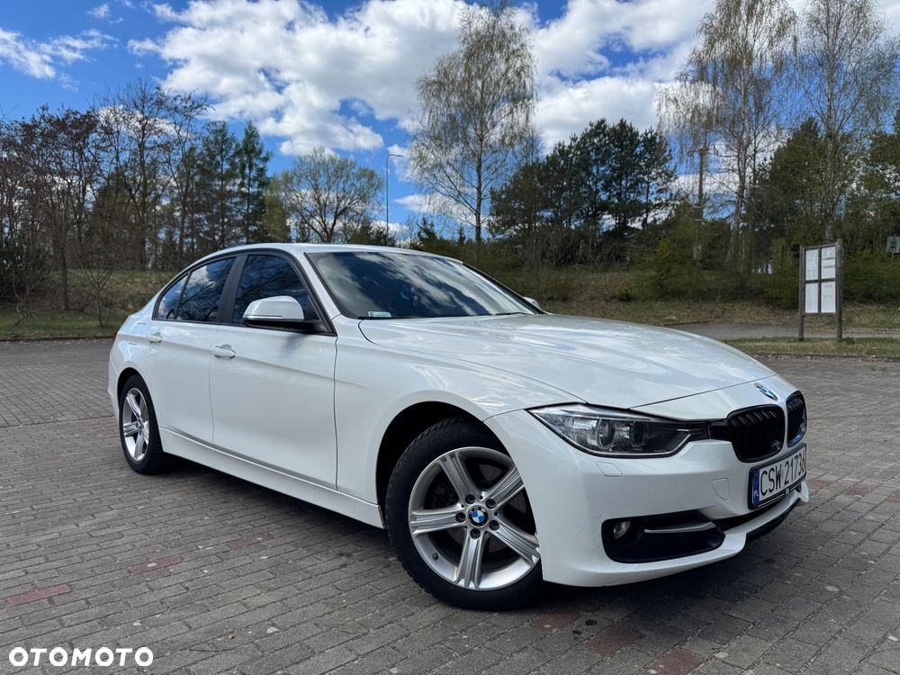 BMW Seria 3 320i - 5
