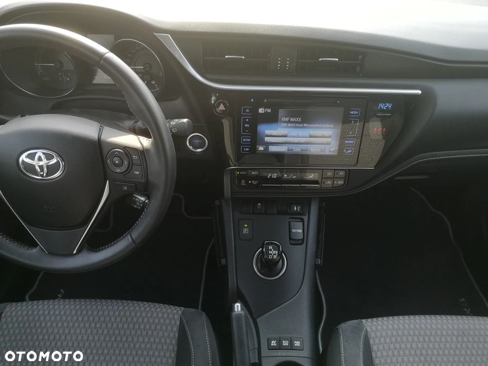 Toyota Auris - 10