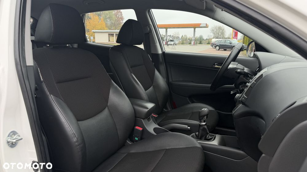 Hyundai i30 1.4 FIFA WM Edition - 40