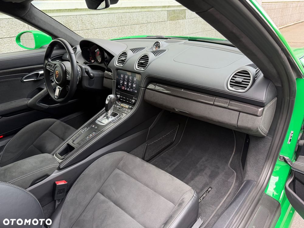 Porsche 718 Cayman - 32