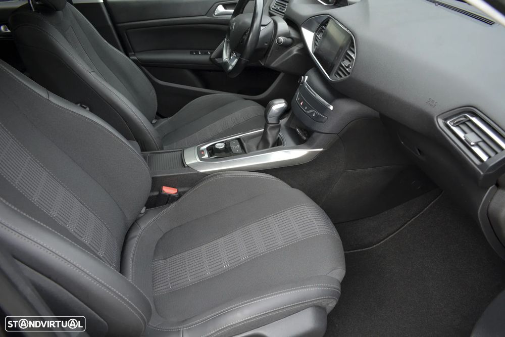 Peugeot 308 PureTech 130 GPF EAT8 Stop & Start Allure - 19