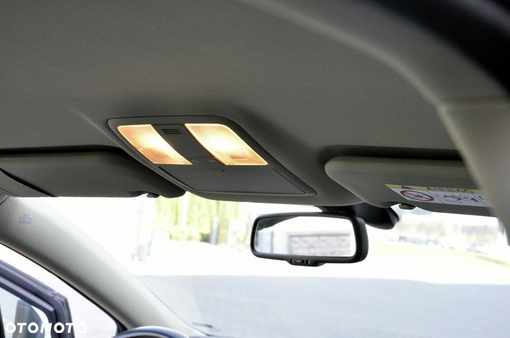 Toyota Avensis 2.0 Multidrive S Executive - 37