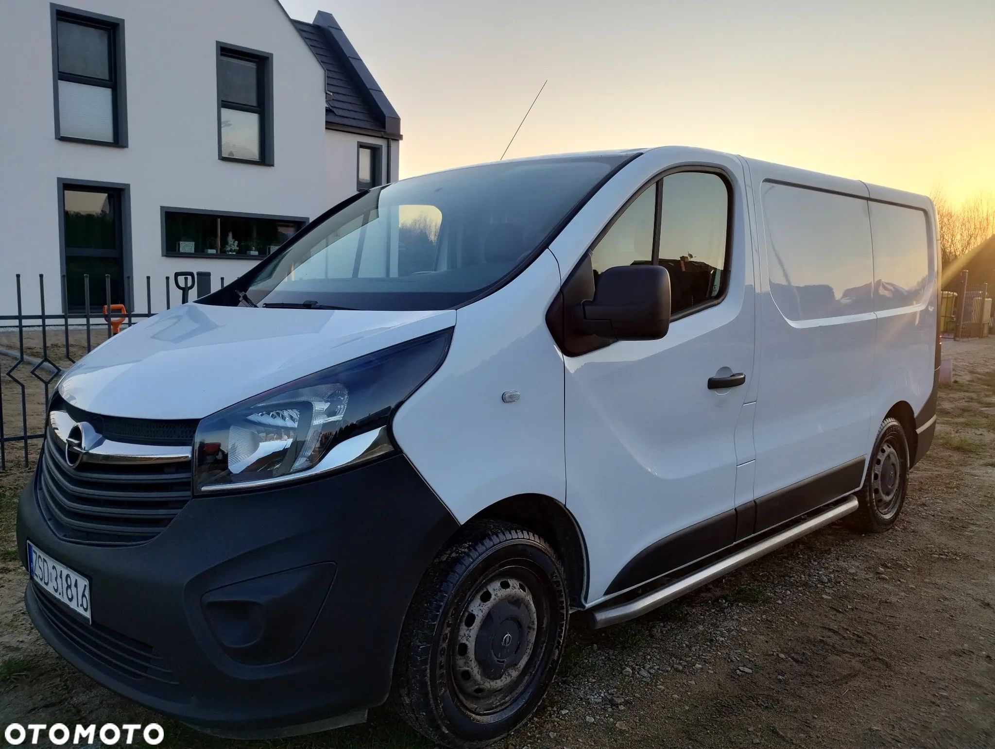 Opel Vivaro - 1