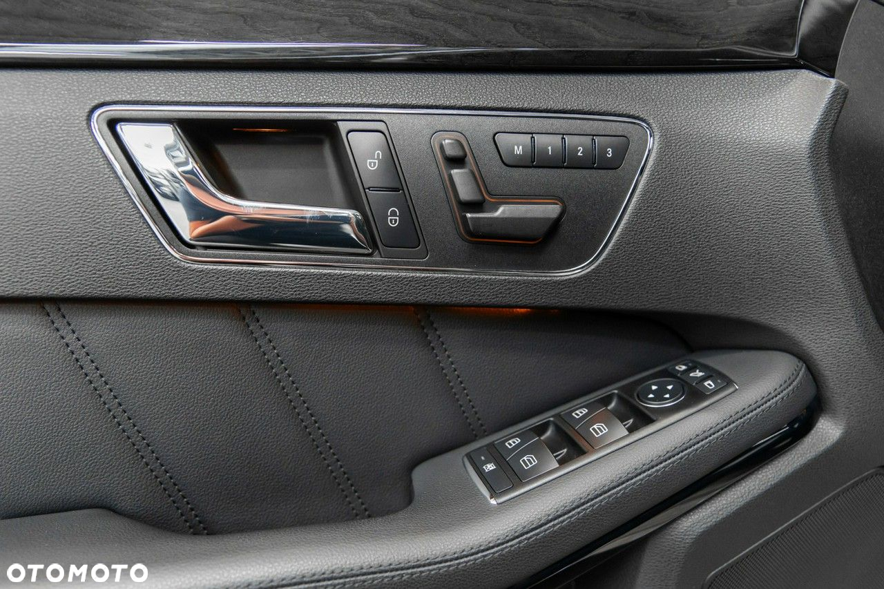 Mercedes-Benz Klasa E 63 AMG AMG Speedshift 7G-MCT - 32
