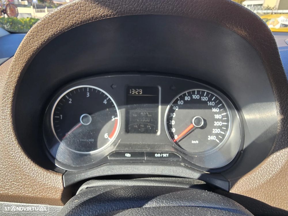 VW Amarok 2.0 TDi CD Trendline CMAD 4Motion - 12