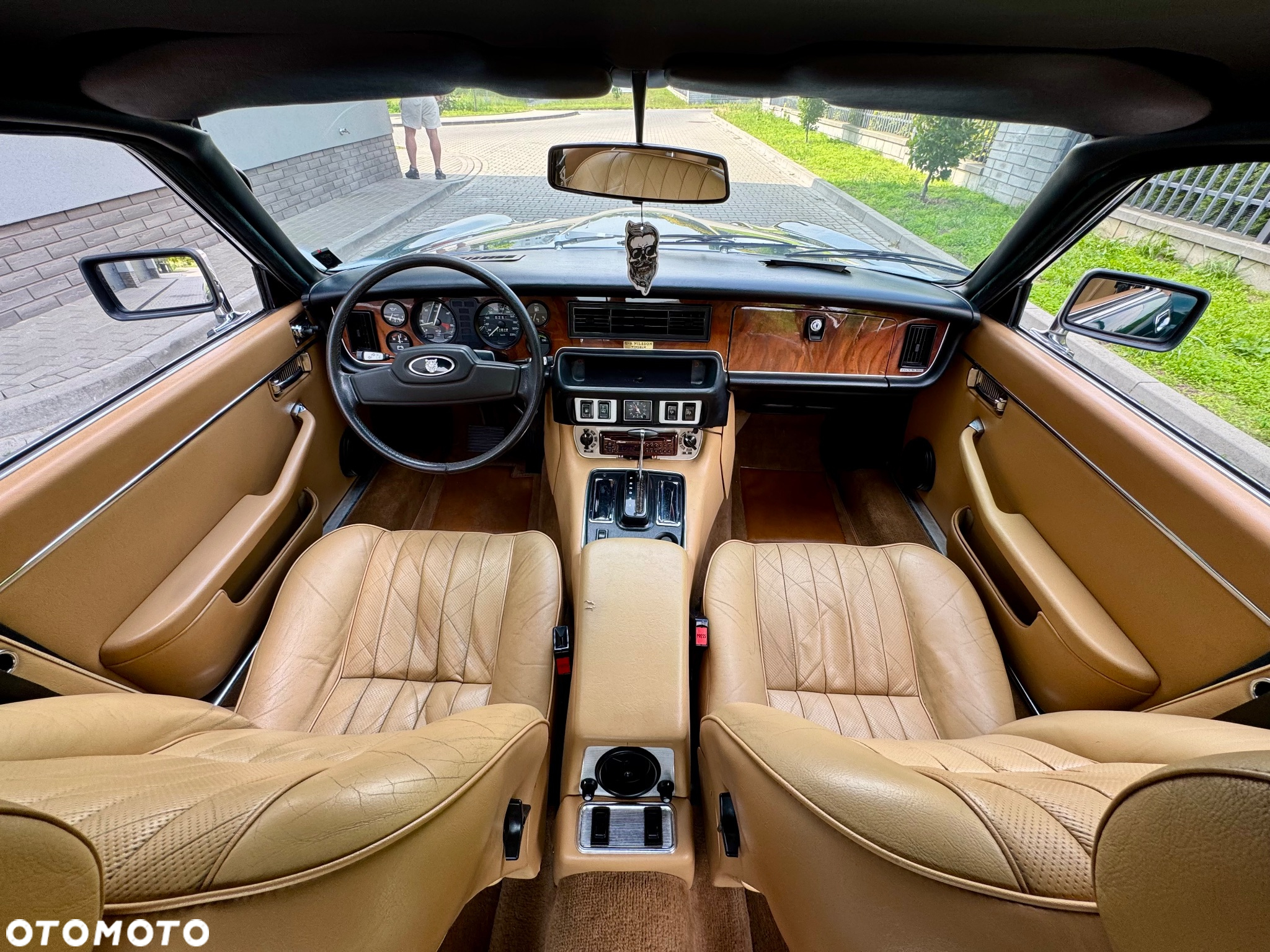 Jaguar XJ - 25
