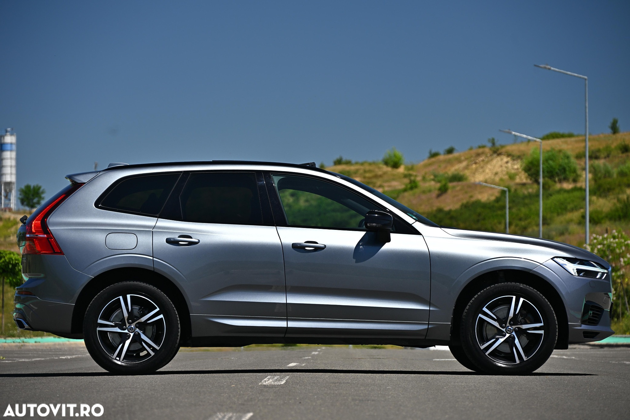 Volvo XC 60 Recharge T8 Twin Engine eAWD R-Design - 8
