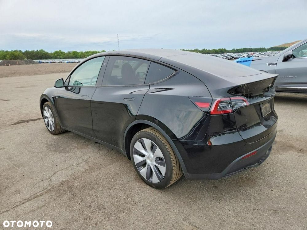 Tesla Model Y 2023 photo 5