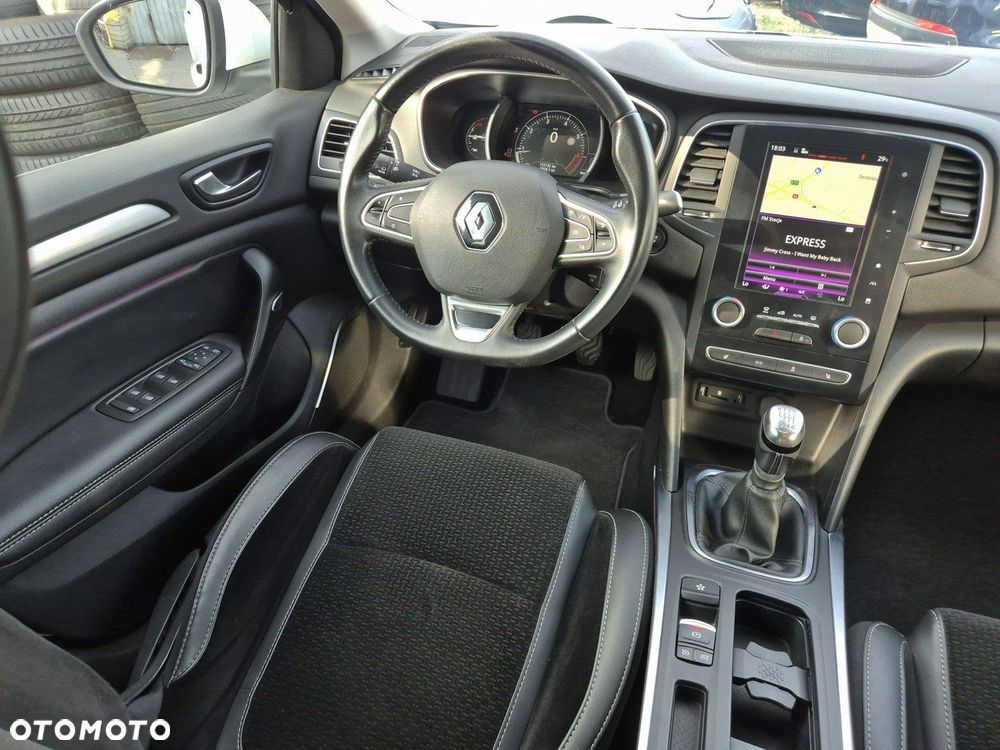 Renault Megane ENERGY TCe 130 INTENS - 24