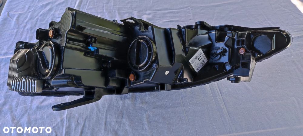 Lampa prawy przód Chrysler Pacifica Hybrid 2017 Lekko Uszkodzona - 7