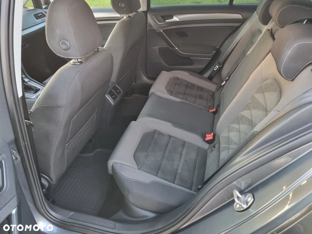 Volkswagen Golf 2.0 TDI SCR DSG R-Line - 17