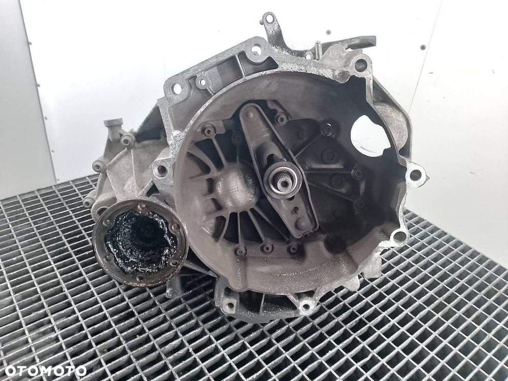SKRZYNIA BIEGÓW MANUALNA SKODA OCTAVIA II GYT 1.6 FSI - 1