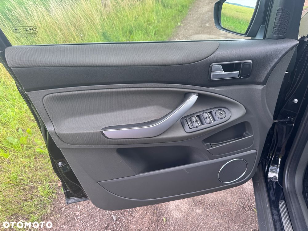 Ford Kuga - 14