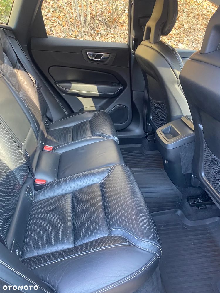 Volvo XC 60 T5 AWD Momentum - 9