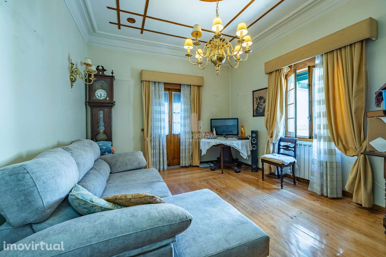 Moradia 3 frentes, na Rua Soares dos Reis, zona Prime de Gaia - RESERV - Grande imagem: 2/26