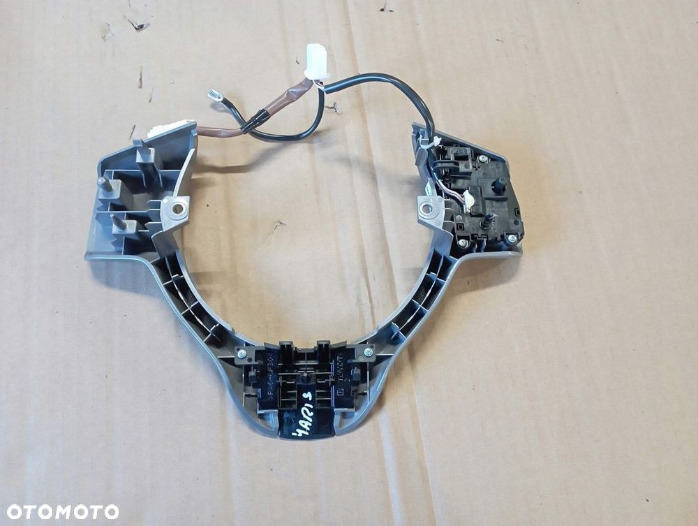 TOYOTA YARIS III 3 MULTIFUNKCJA PRZYCISKI KIEROWNICY - 2