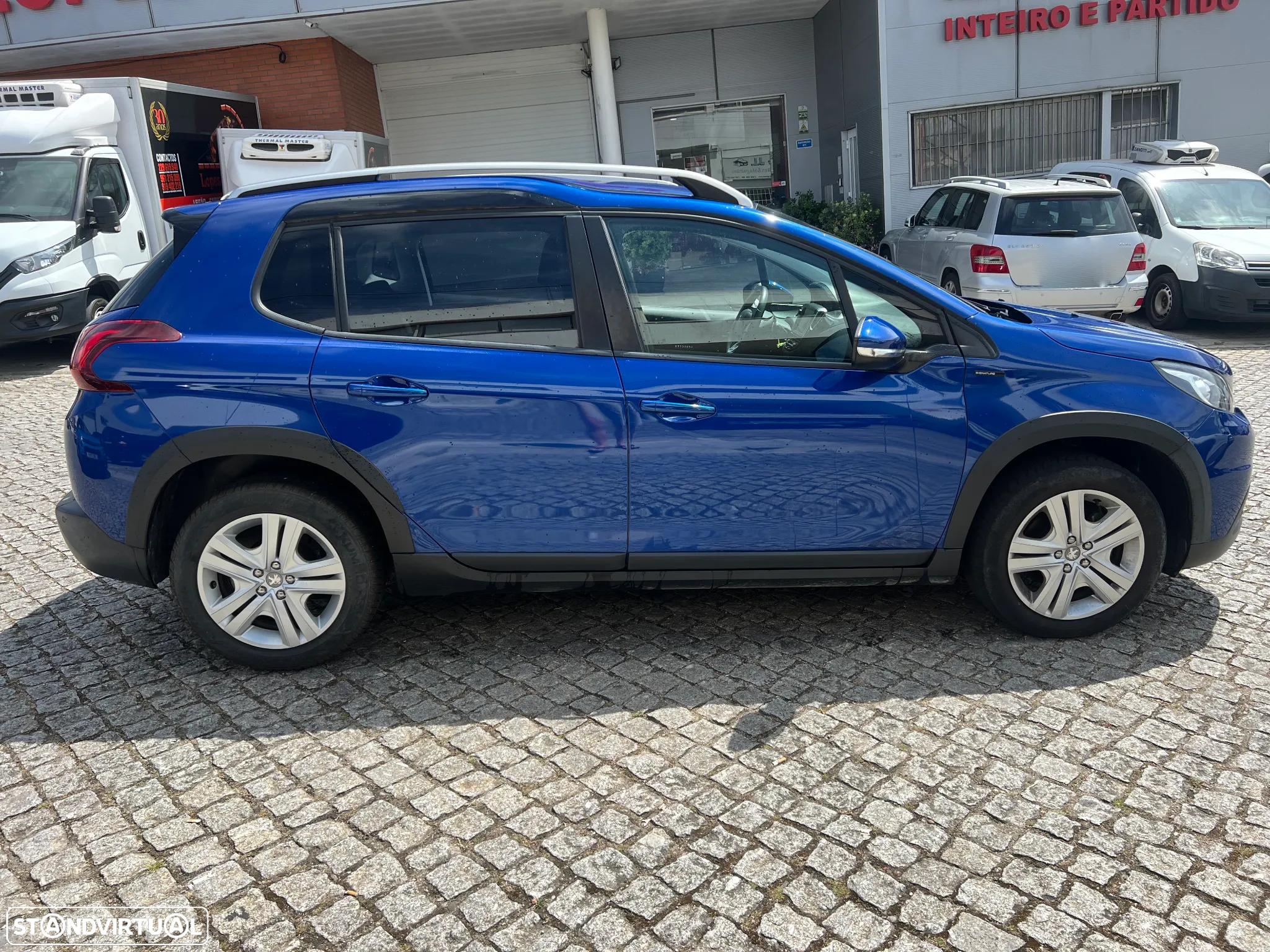 Peugeot 2008 1.2 PureTech Signature EAT6 - 13