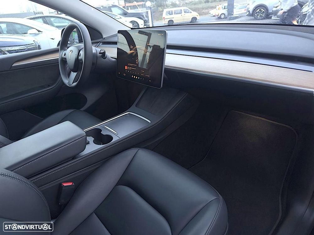 Tesla Model Y Standard - 21