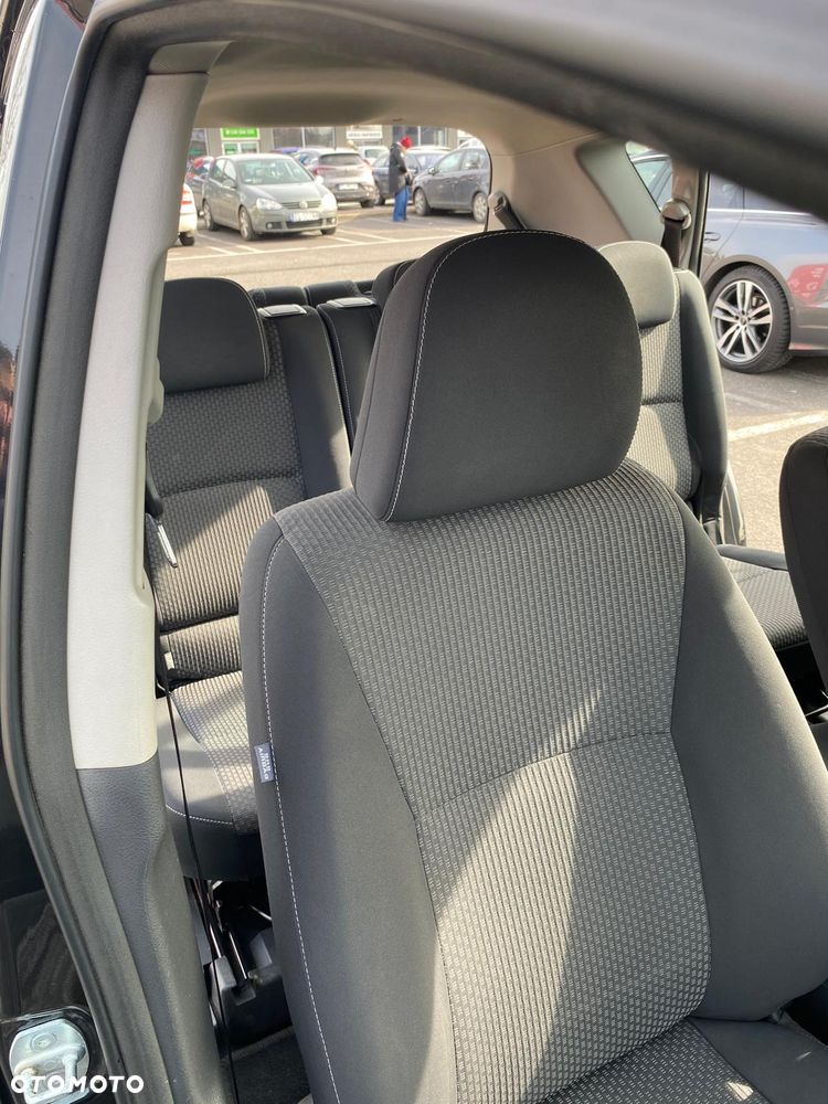 Toyota Verso 1.8 Premium 7os - 21