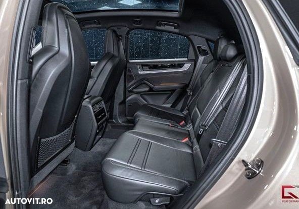 Porsche Cayenne Coupe E-Hybrid - 17