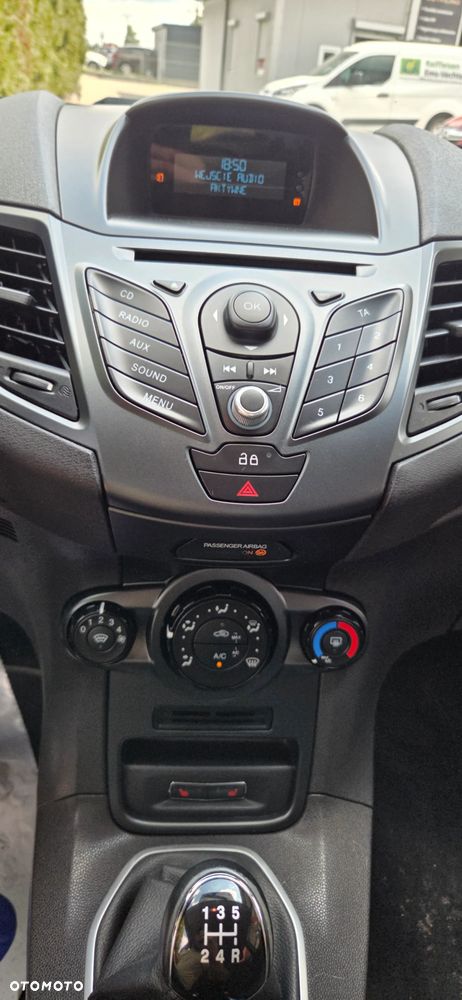 Ford Fiesta 1.0 Gold X EU6 - 26