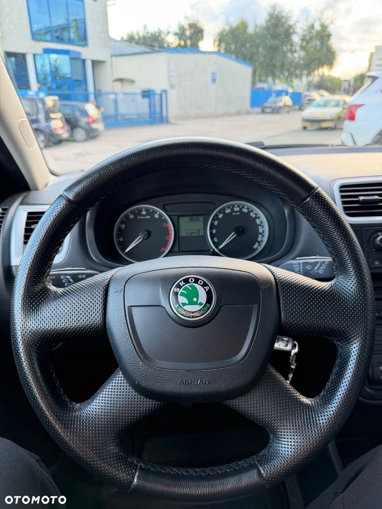 Skoda Fabia 1.4 16V Ambiente - 14