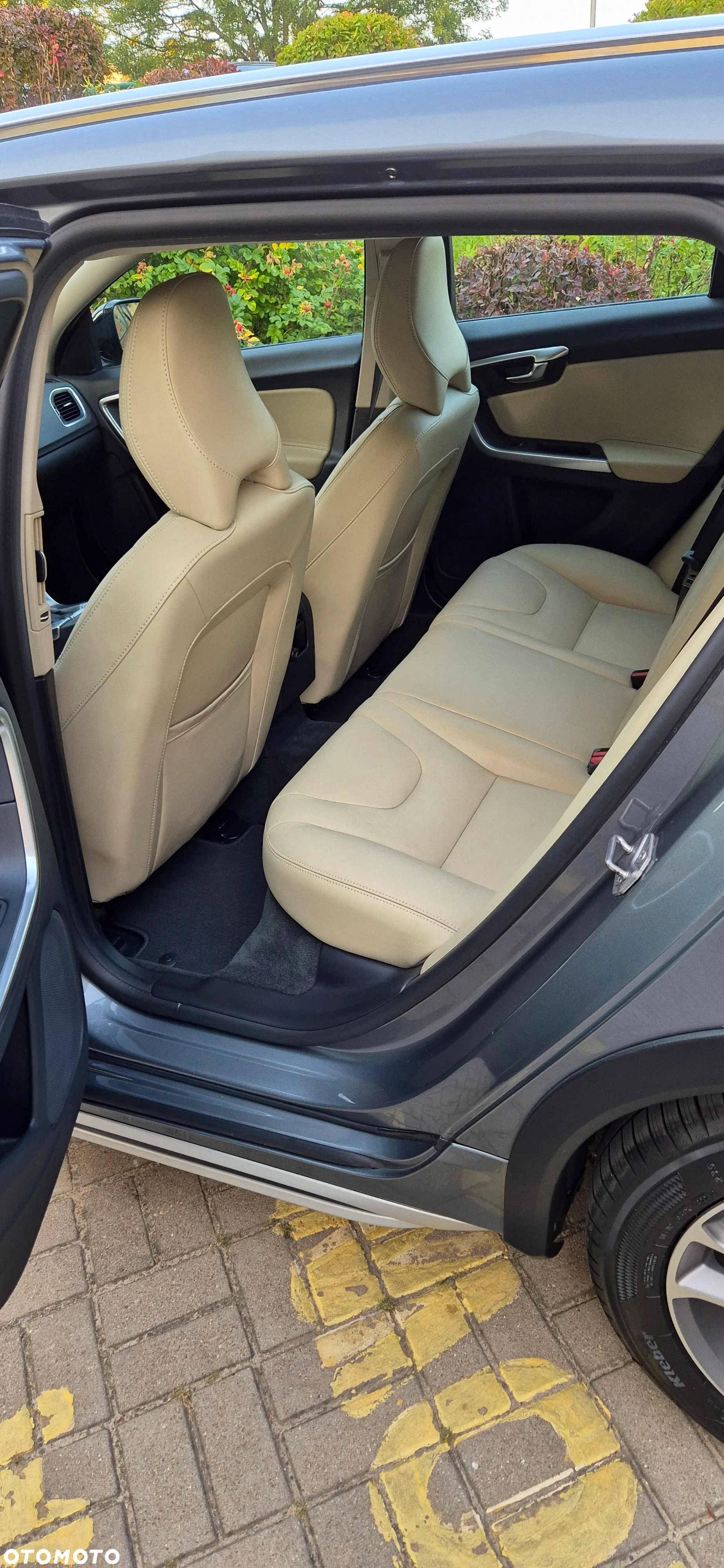 Volvo V60 Cross Country T5 AWD Summum - 14